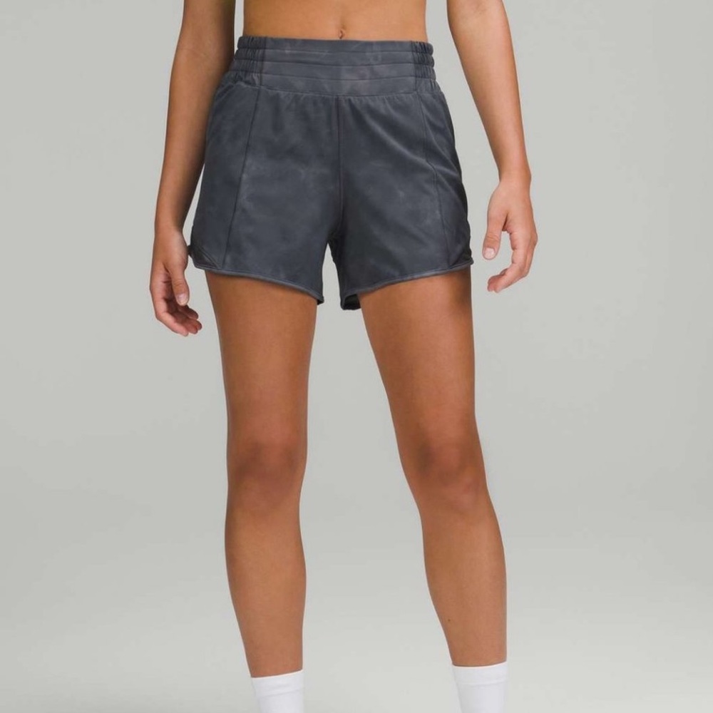 Lululemon Hotty Hot High-Rise 4” Shorts